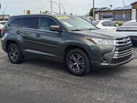 2019 Highlander Thumbnail 1
