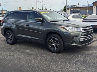 2019 Toyota Highlander LE 4DR SUV (3.5L V6)