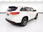 2017 Highlander Thumbnail 4