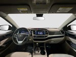 2017 Highlander Thumbnail 15