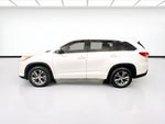 2017 Highlander Thumbnail 22
