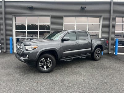 2017 Toyota Tacoma 4X2 TRD Off-Road 4DR Double Cab 5.0 FT SB