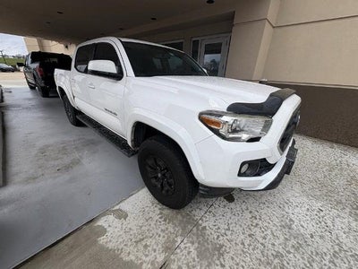 2017 Toyota Tacoma 4X2 TRD Off-Road 4DR Double Cab 5.0 FT SB