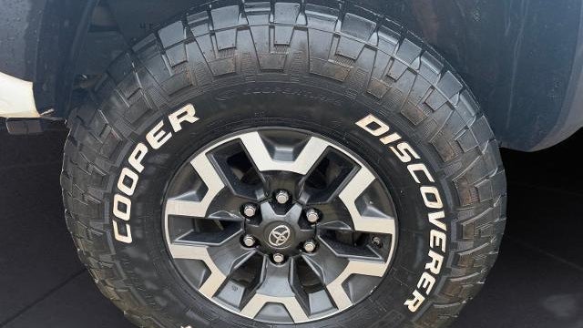 2016 Toyota Tacoma SR V6