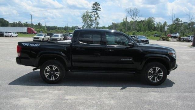 2017 Toyota Tacoma SR V6