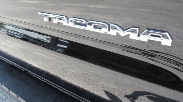 2017 Toyota Tacoma SR V6