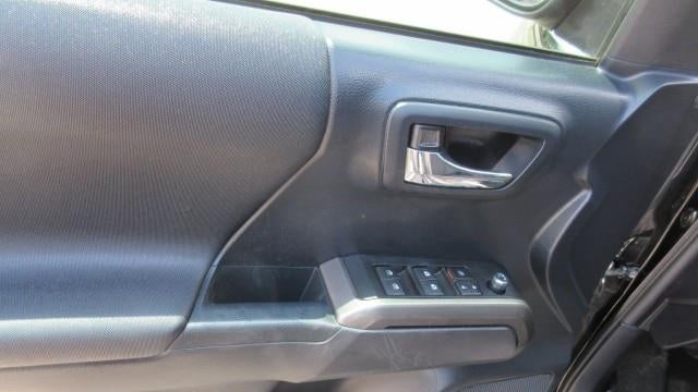 2017 Toyota Tacoma SR V6