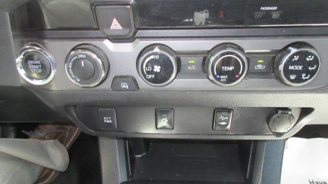 2017 Toyota Tacoma SR V6