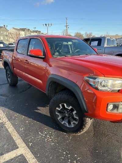 Photo of a 2017 Toyota Tacoma 4X4 TRD Sport 4DR Double Cab 5.0 FT SB 6A for sale