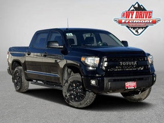 2015 Toyota Tundra with Black Exterior