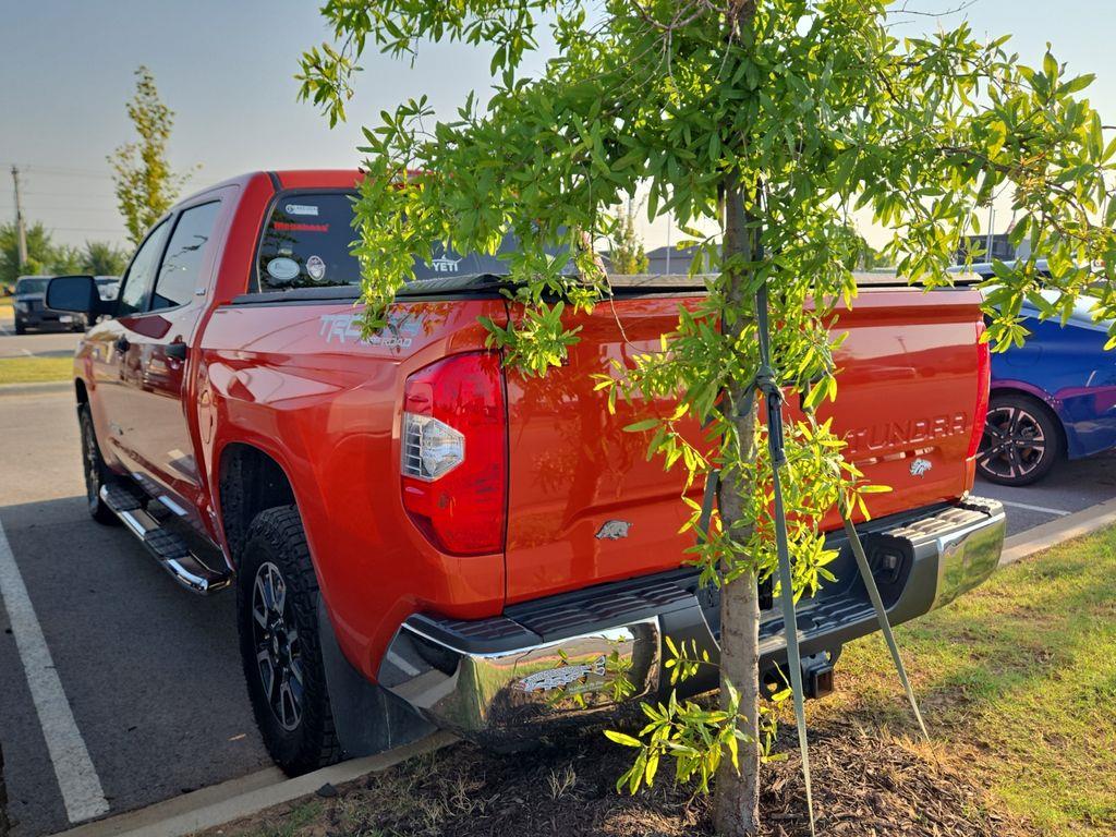 2016 Toyota Tundra SR5 — photo 1 of 5