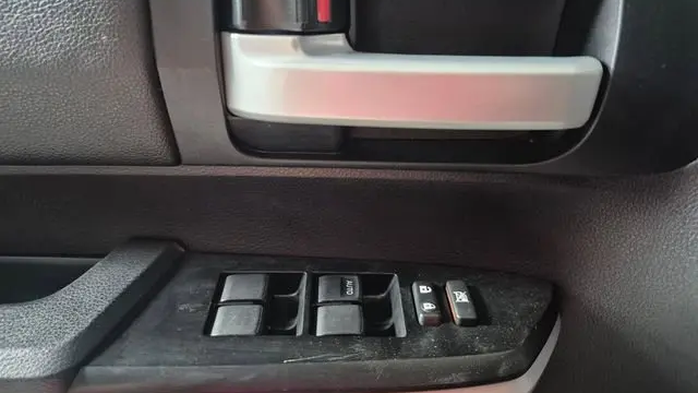 2018 Toyota Tundra SR5