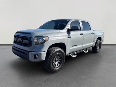 2017 Toyota Tundra 4X4 SR5 4DR Crewmax Cab Pickup SB (5.7L V8 Ffv)