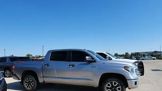 2017 Toyota Tundra SR5