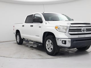 2017 Toyota Tundra with Super White Exterior