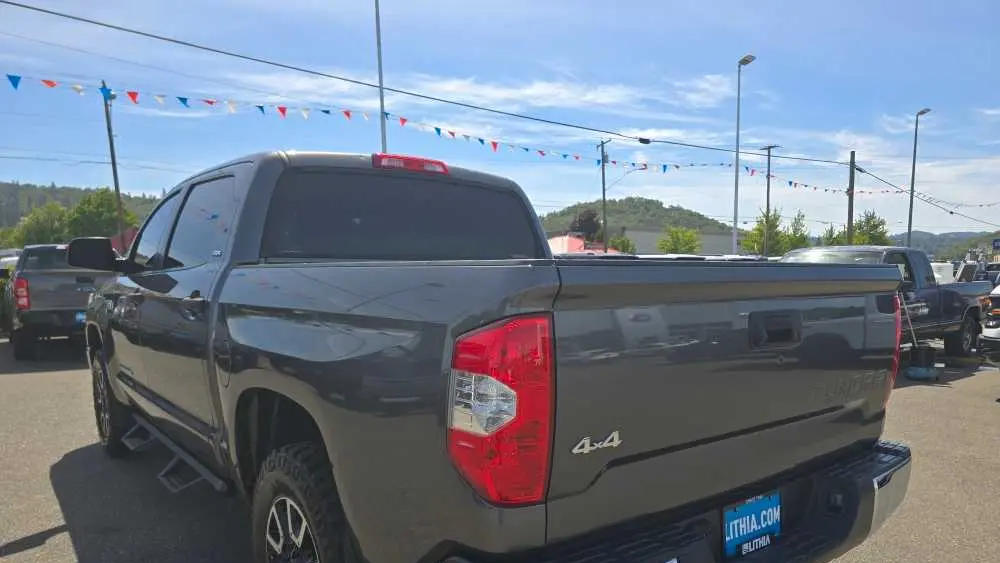 2017 Toyota Tundra SR5