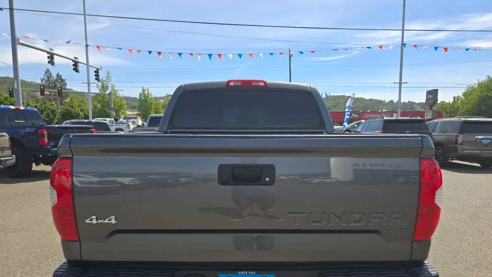 2017 Toyota Tundra SR5