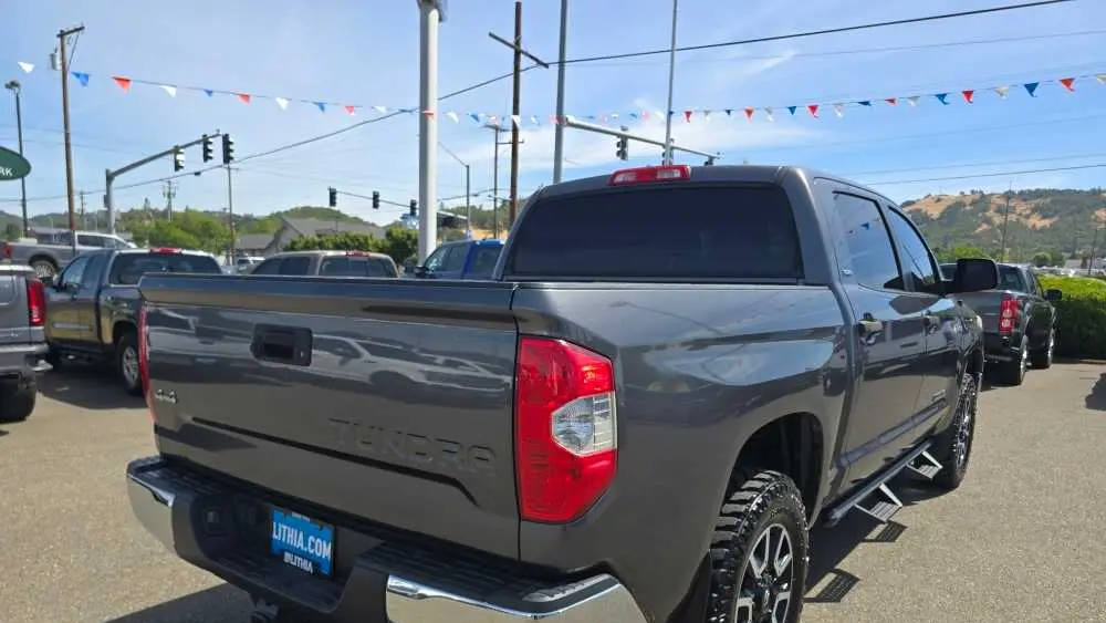 2017 Toyota Tundra SR5