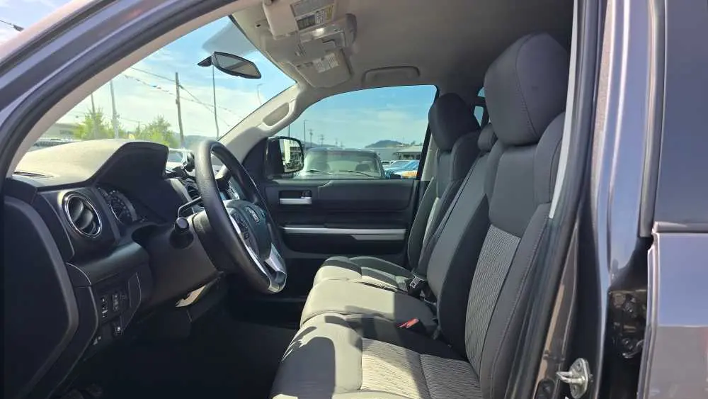 2017 Toyota Tundra SR5