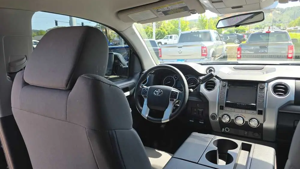 2017 Toyota Tundra SR5