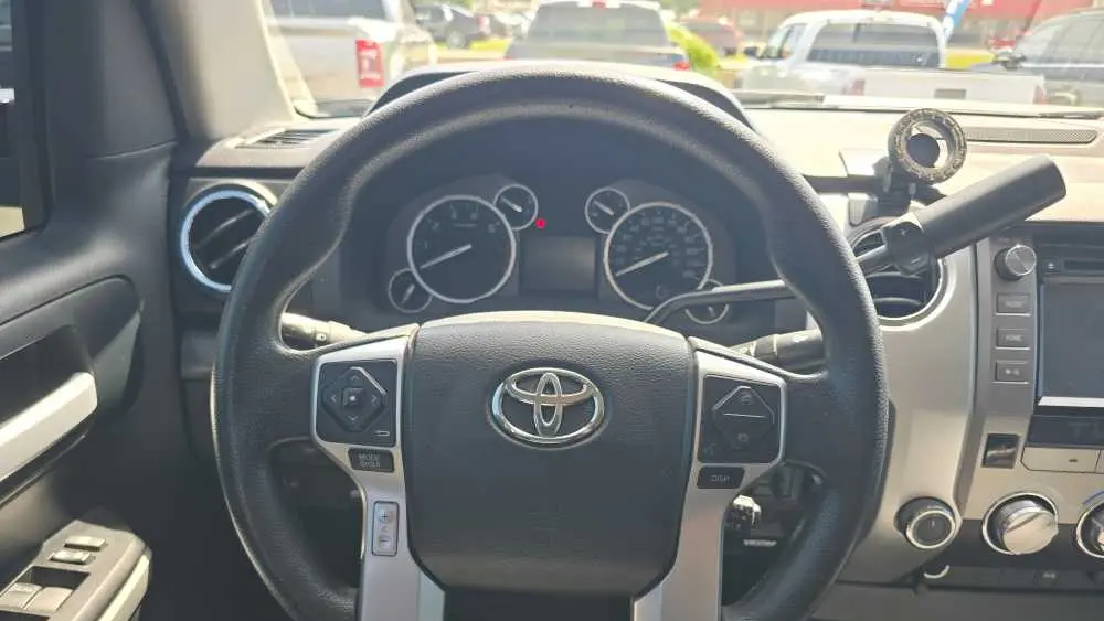 2017 Toyota Tundra SR5