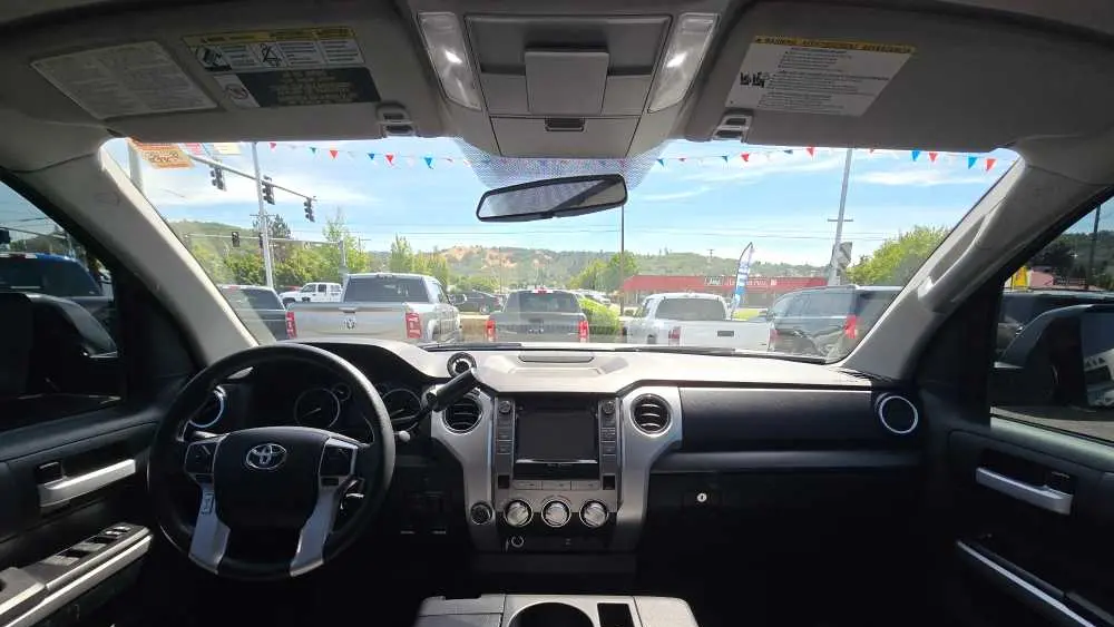 2017 Toyota Tundra SR5