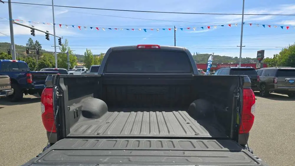 2017 Toyota Tundra SR5