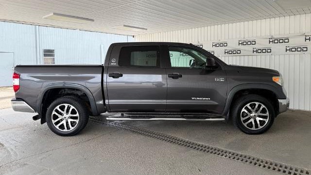 2017 Toyota Tundra SR5