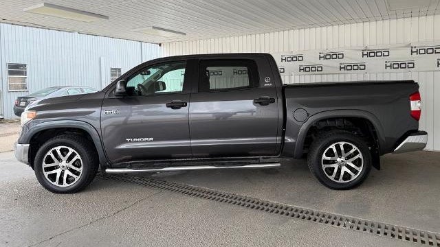 2017 Toyota Tundra SR5
