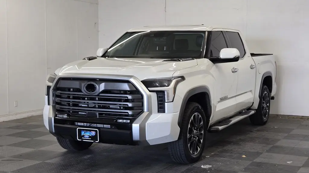 2023 Toyota Tundra Limited HV