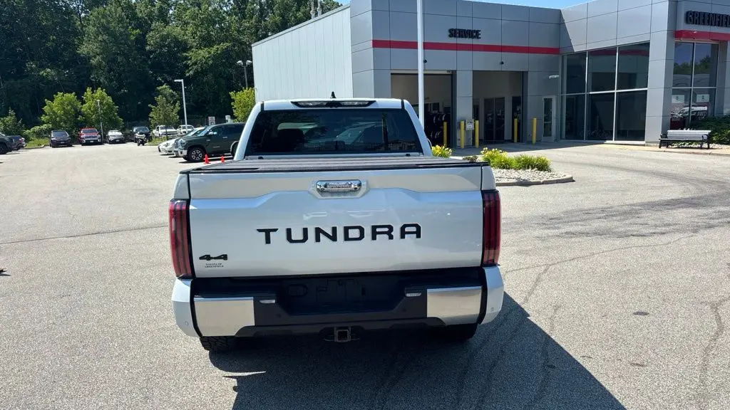 2024 Toyota Tundra Limited HV