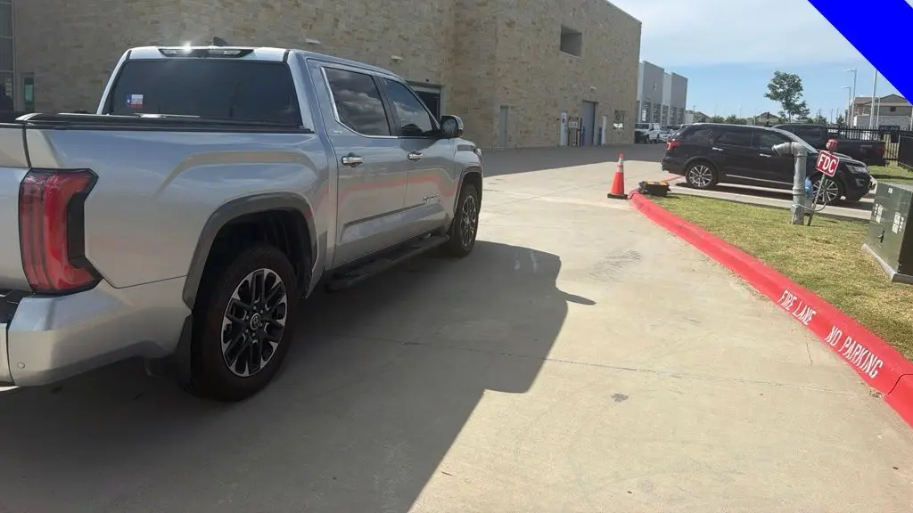 2024 Toyota Tundra Limited HV