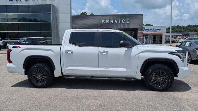 2025 Toyota Tundra SR5