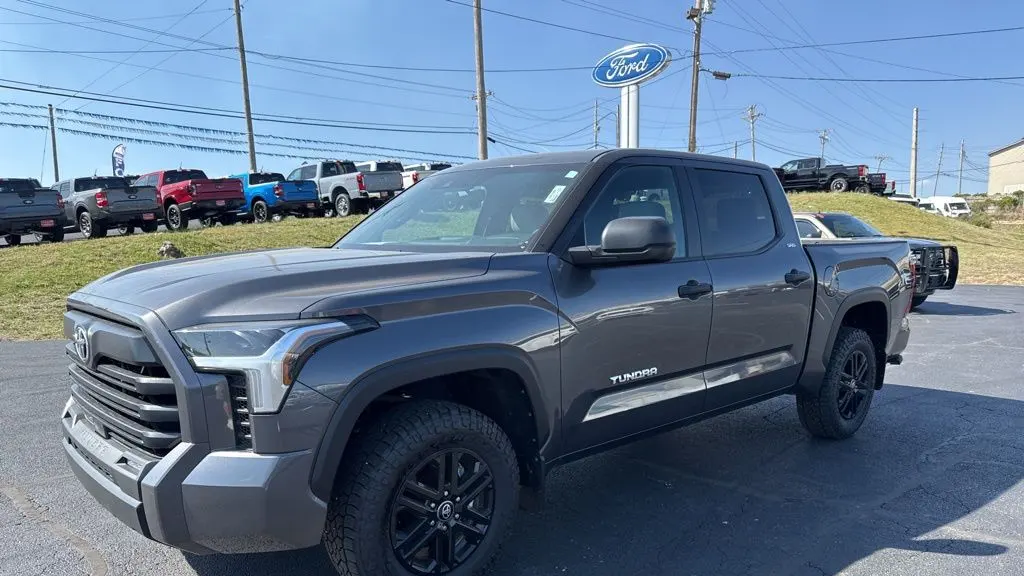 2025 Toyota Tundra SR5