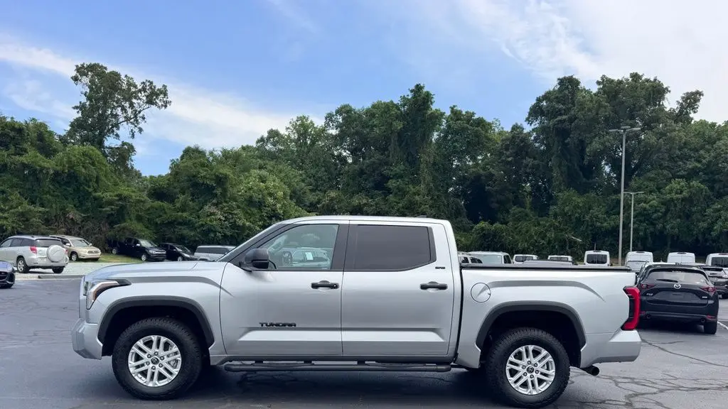 2022 Toyota Tundra SR5