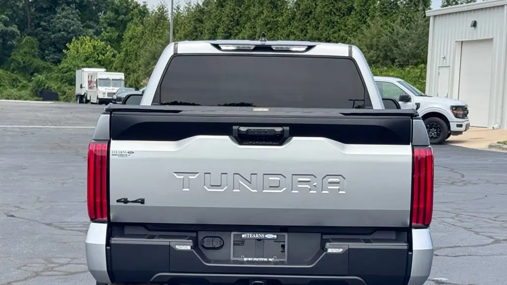 2022 Toyota Tundra SR5
