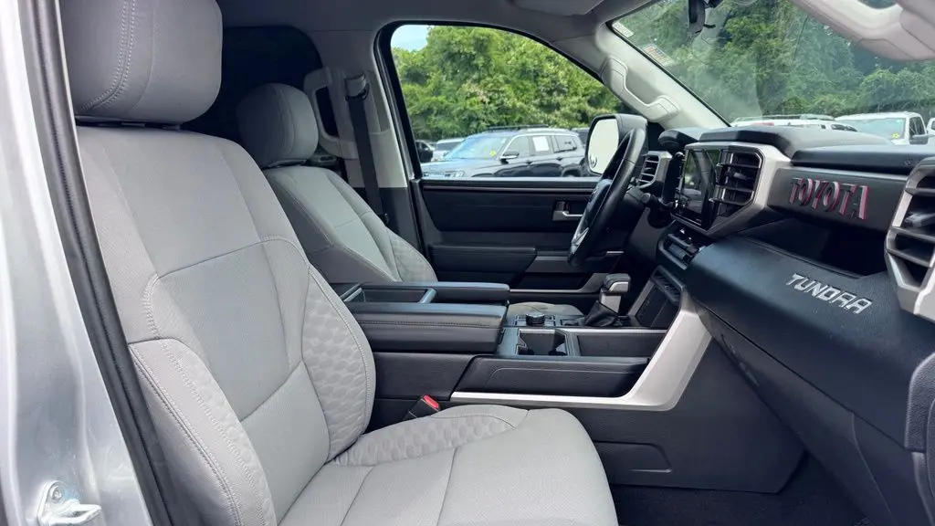 2022 Toyota Tundra SR5