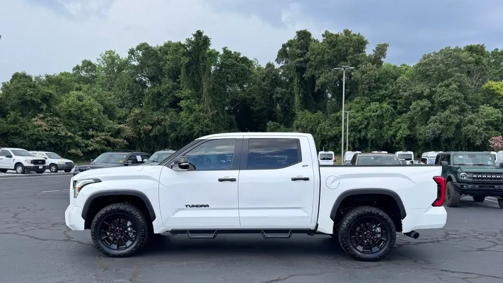 2025 Toyota Tundra SR5