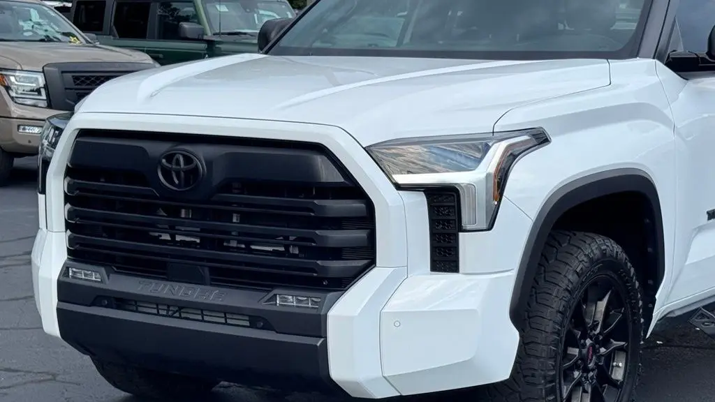 2025 Toyota Tundra SR5