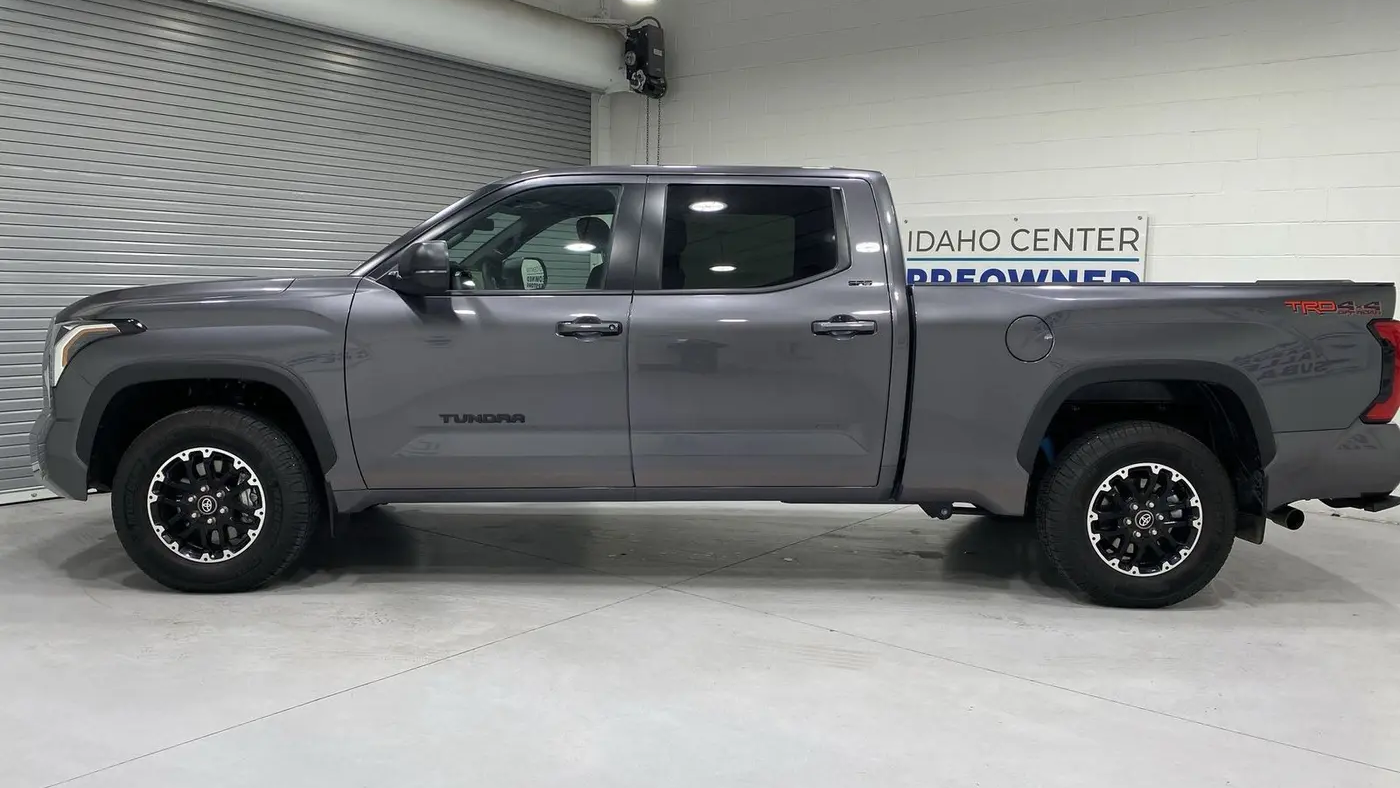 2025 Toyota Tundra SR5
