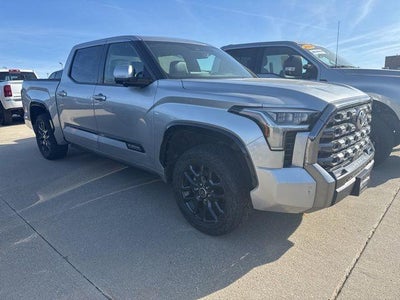 2022 Toyota Tundra 4X4 Platinum 4DR Crewmax Cab Pickup SB