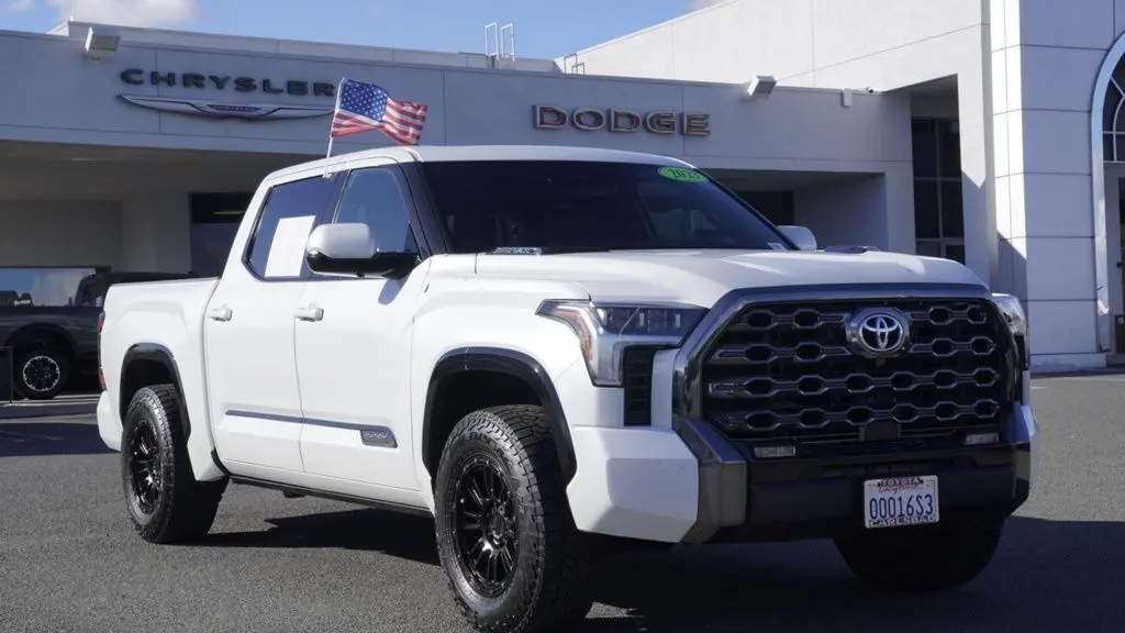 2023 Toyota Tundra Platinum HV
