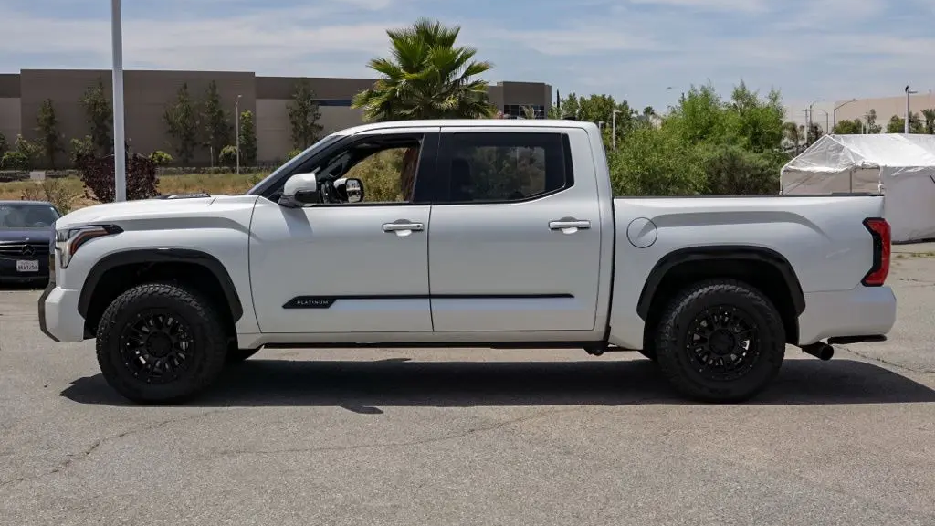 2023 Toyota Tundra Platinum HV