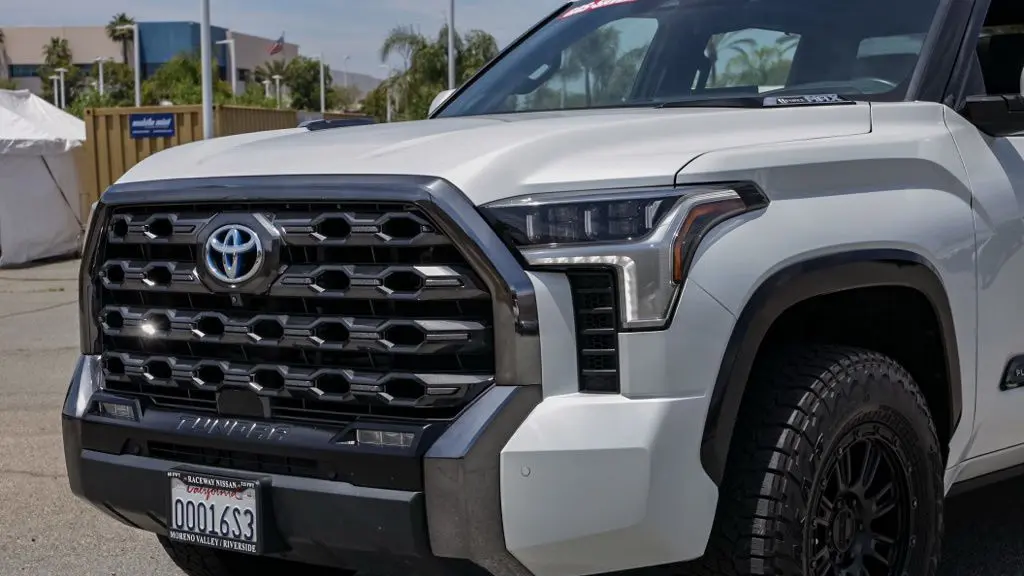2023 Toyota Tundra Platinum HV
