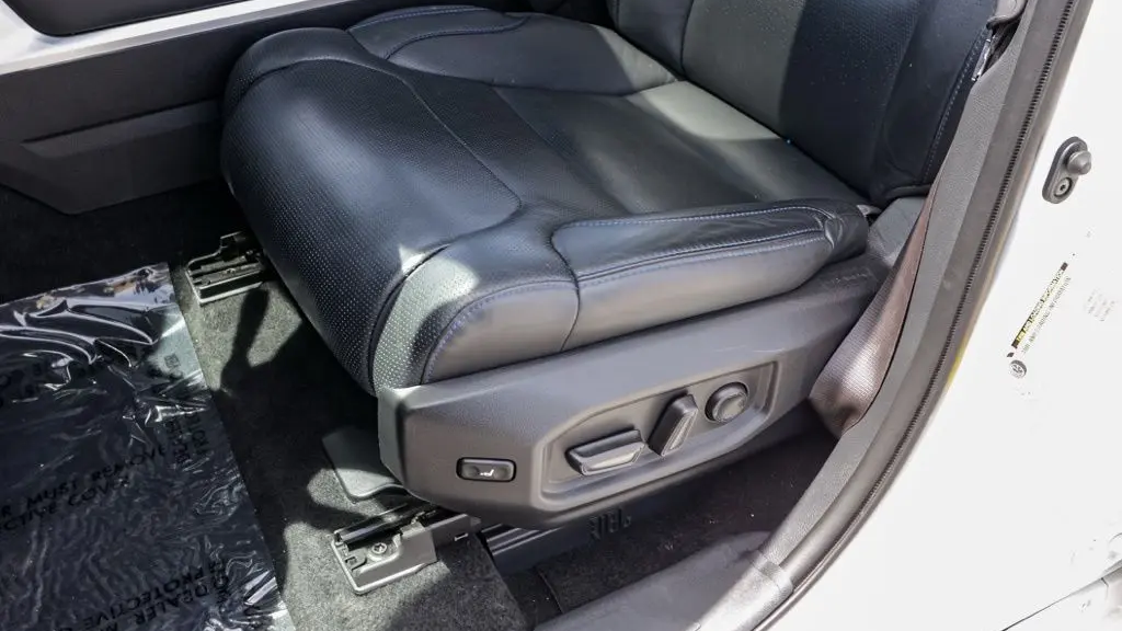 2023 Toyota Tundra Platinum HV