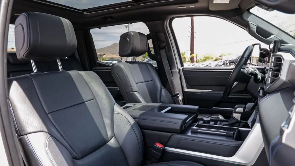 2023 Toyota Tundra Platinum HV