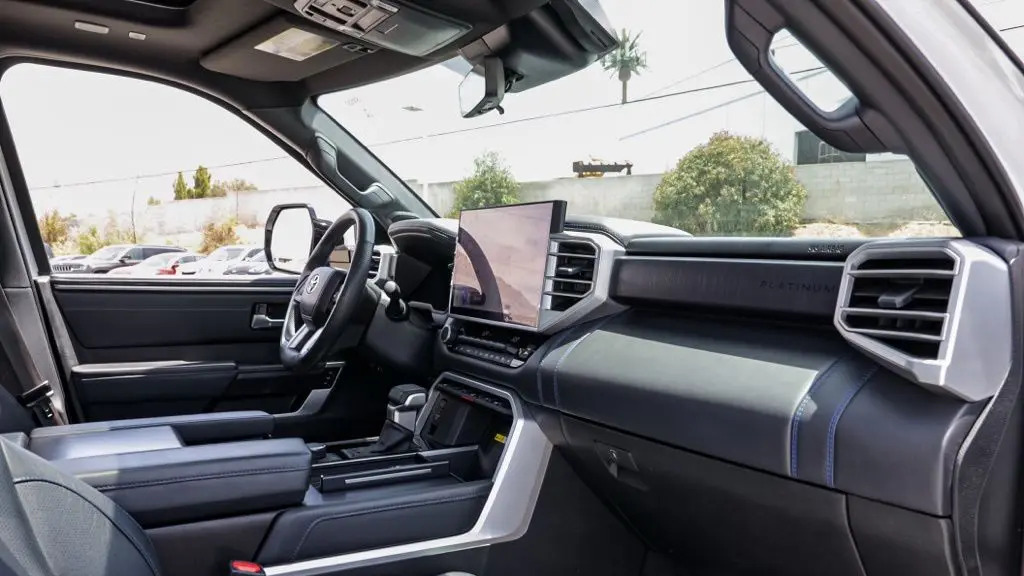 2023 Toyota Tundra Platinum HV