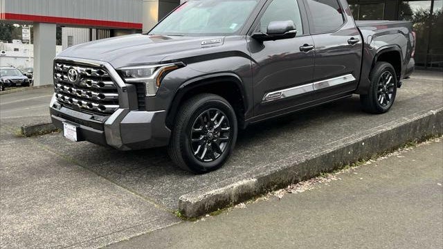 2025 Toyota Tundra Platinum HV