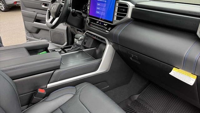 2025 Toyota Tundra Platinum HV
