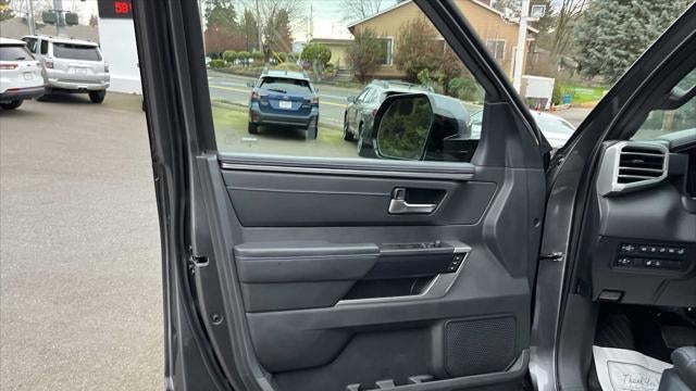 2025 Toyota Tundra Platinum HV